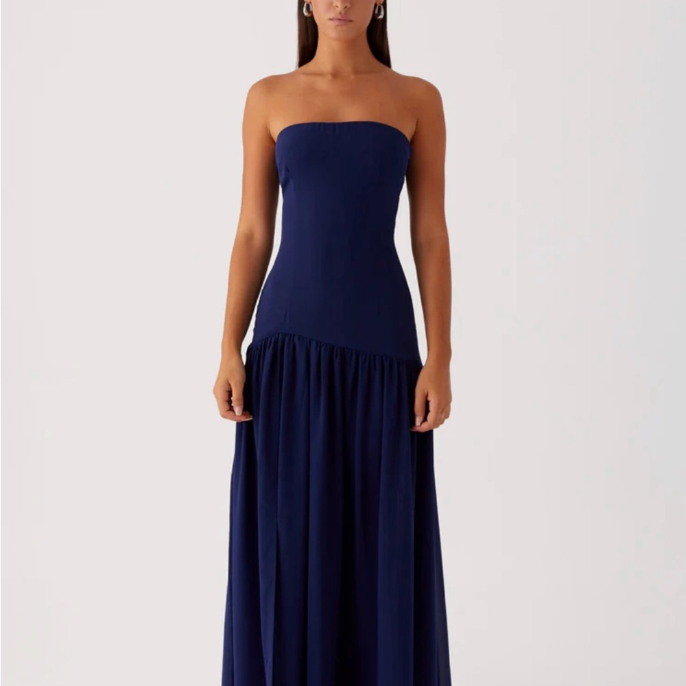 Elegant Navy Strapless PepperMayo Dress